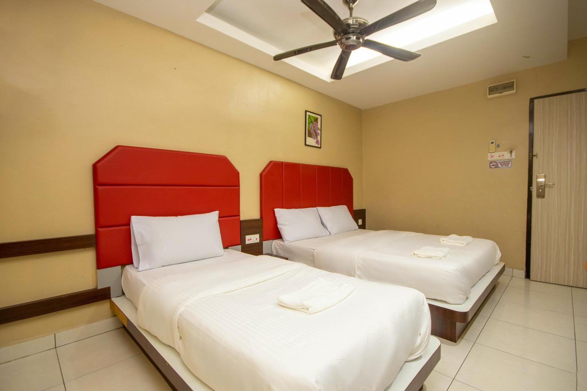 Jq Happy Lumut Hotel Buitenkant foto